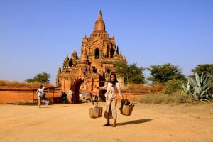 Bagan Pagoda in der Trockenzeit