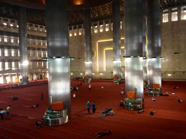 Indonesien - Gebetsraum in der Moschee