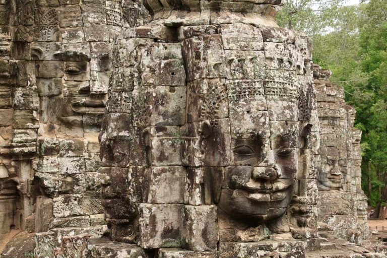 Steingesichter im Bayon Tempel in der Tempelstadt Angkor