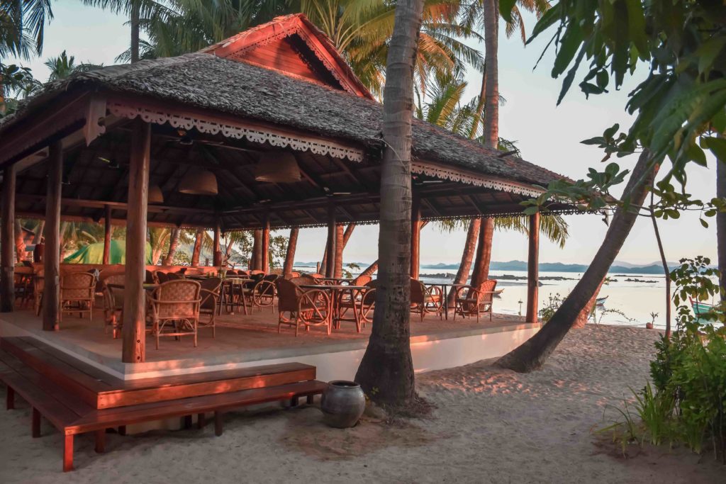 Lalay Lodge - restaurant