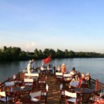 Mekong Eyes Classic Deck mit Gästen