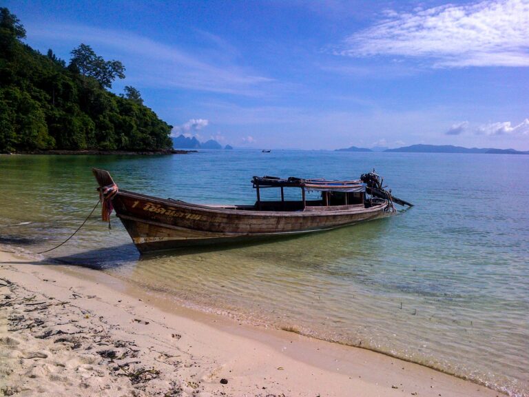 Koh Yao Yai Boot am Strand