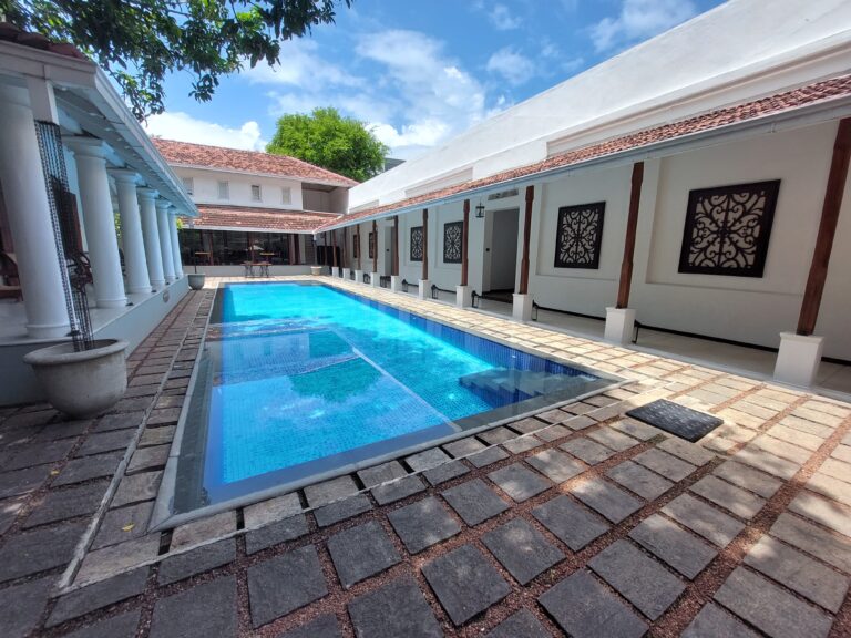 UGA Residence Colombo Pool