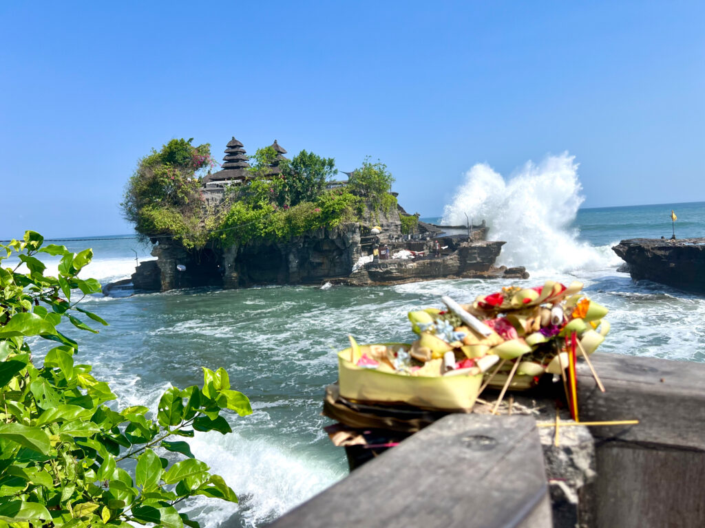 Bali Wassertempel mit Opfergaben