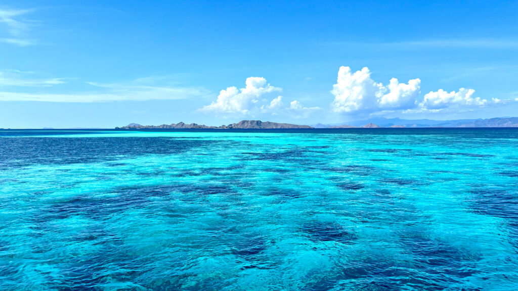 Indonesien blaues Wasser