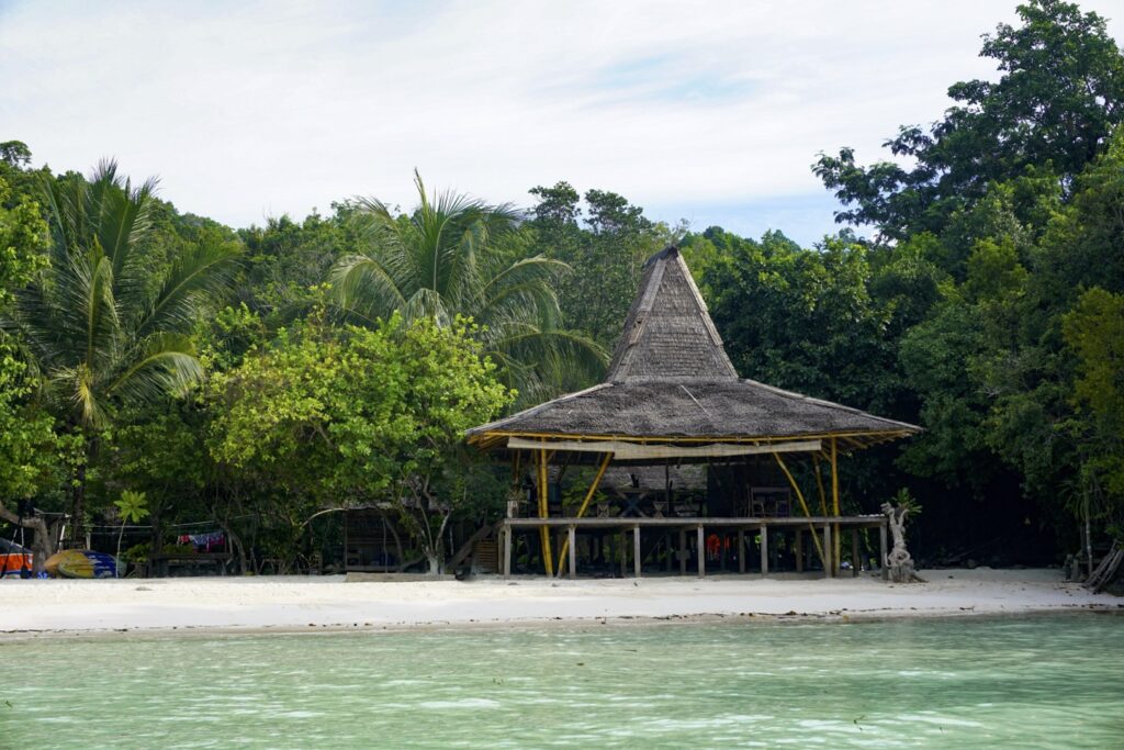 Sulawesi Togean Inseln Lia Beach Haus am Meer