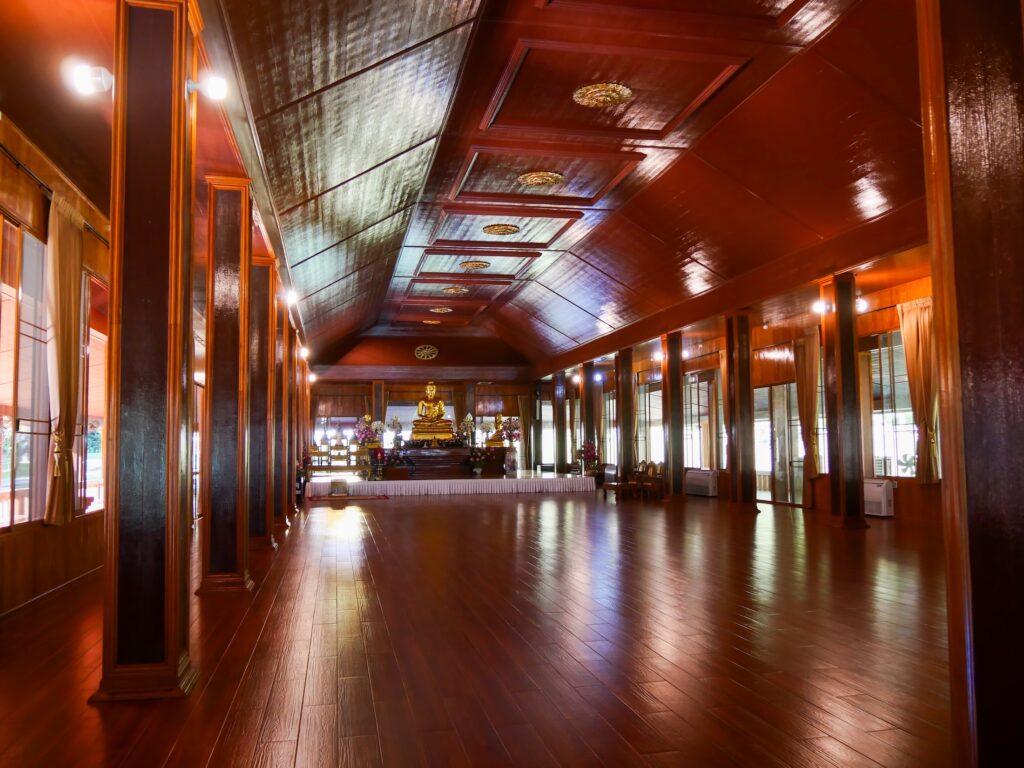 Meditationsretreat Wat Pa Tum Wua Meditationsraum