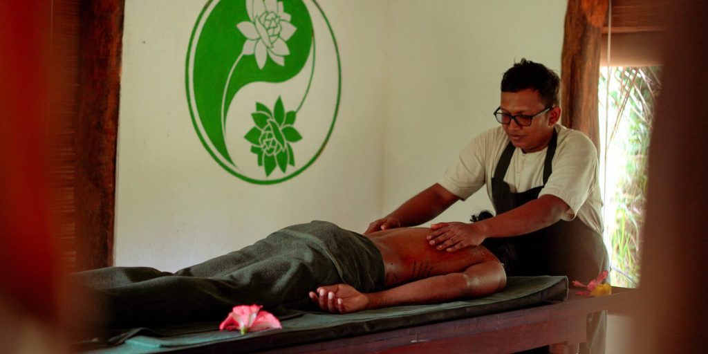 Amuna Wellness Ayurveda Retreat Dambulla Massage