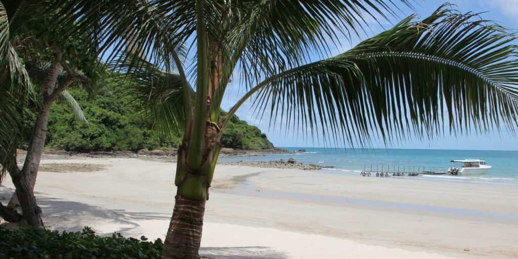 Ko Samet Strand mit Palmen