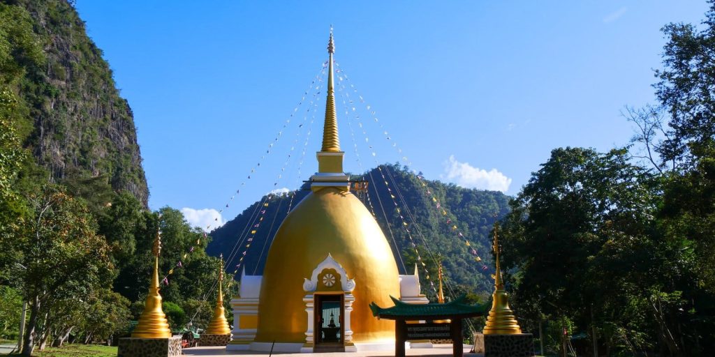 Meditationsretreat Wat Pa Tum Wua Stupa