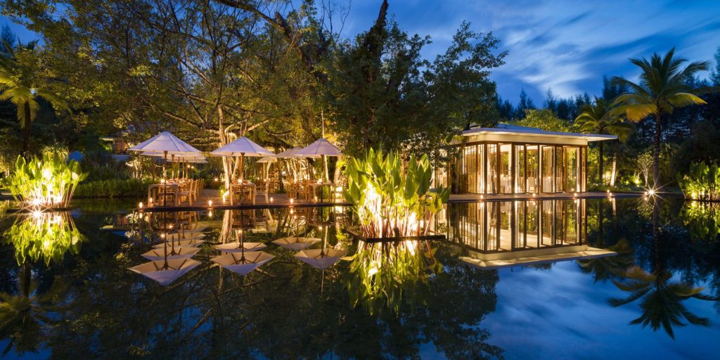 The Sarojin Restaurant am Abend