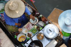 Vietnam Streetfood im Boot